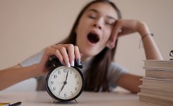 低血圧で朝起きられない 思春期の子どもが発症する「起立性調節障害」